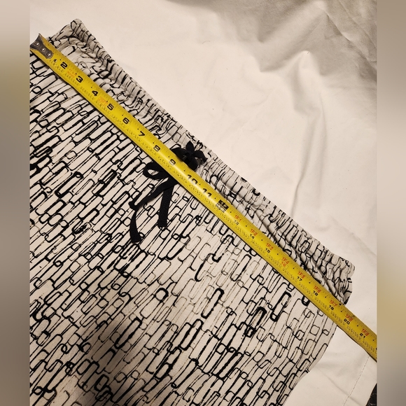 Skirt - Picture 3 of 7